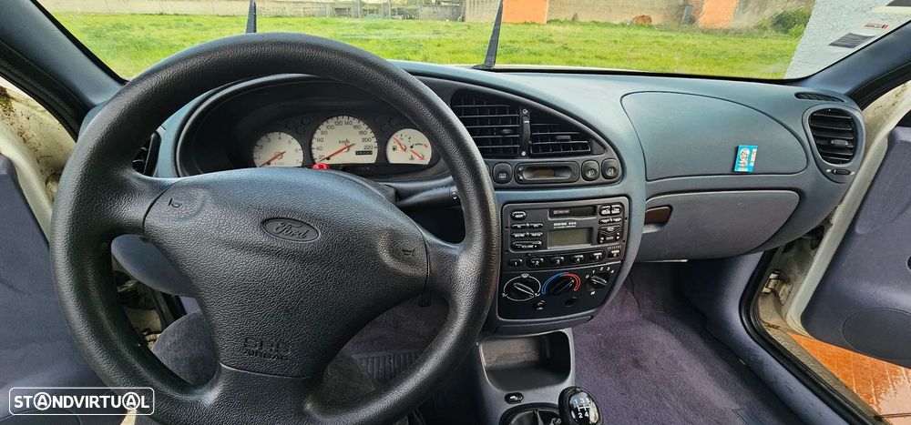 Ford Fiesta 1.25 Techno - 2