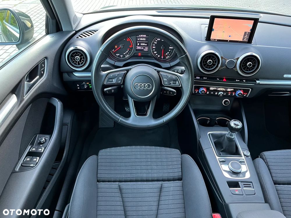 Audi A3 Sportback 2.0 TDI design - 15