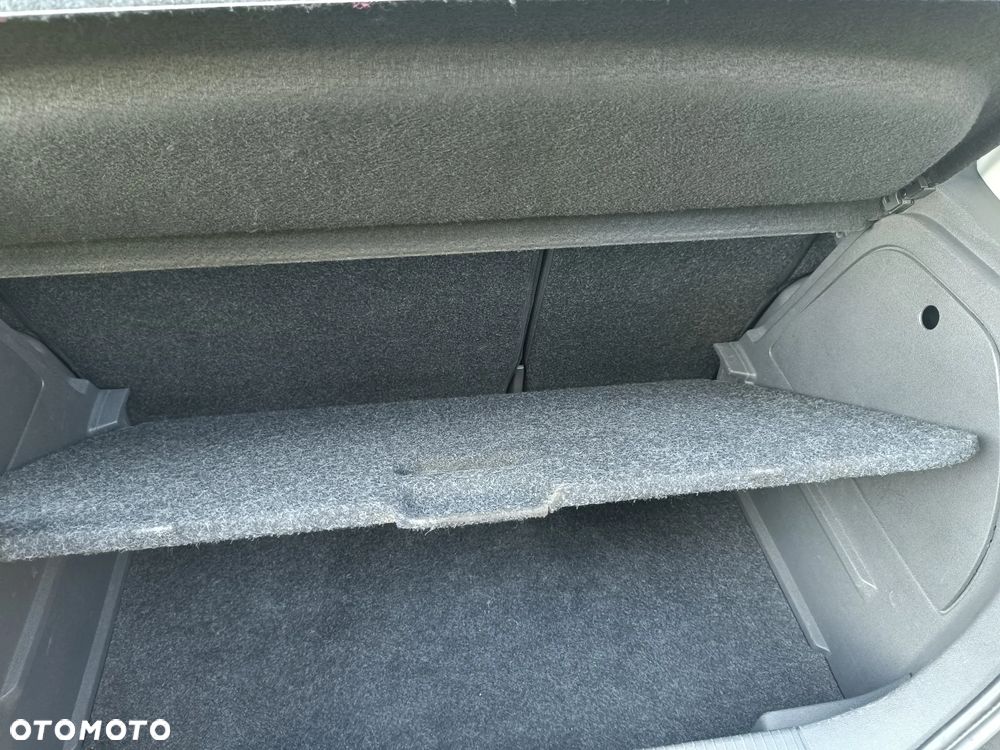 Opel Corsa 1.2 16V Cosmo - 27