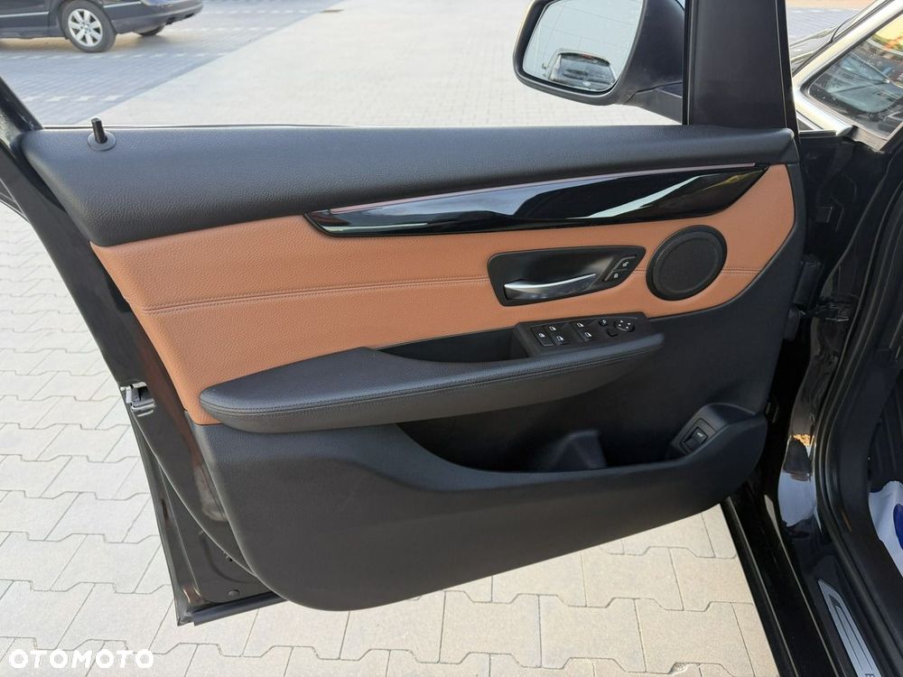 BMW Seria 2 218d Sport-Aut Luxury Line - 12