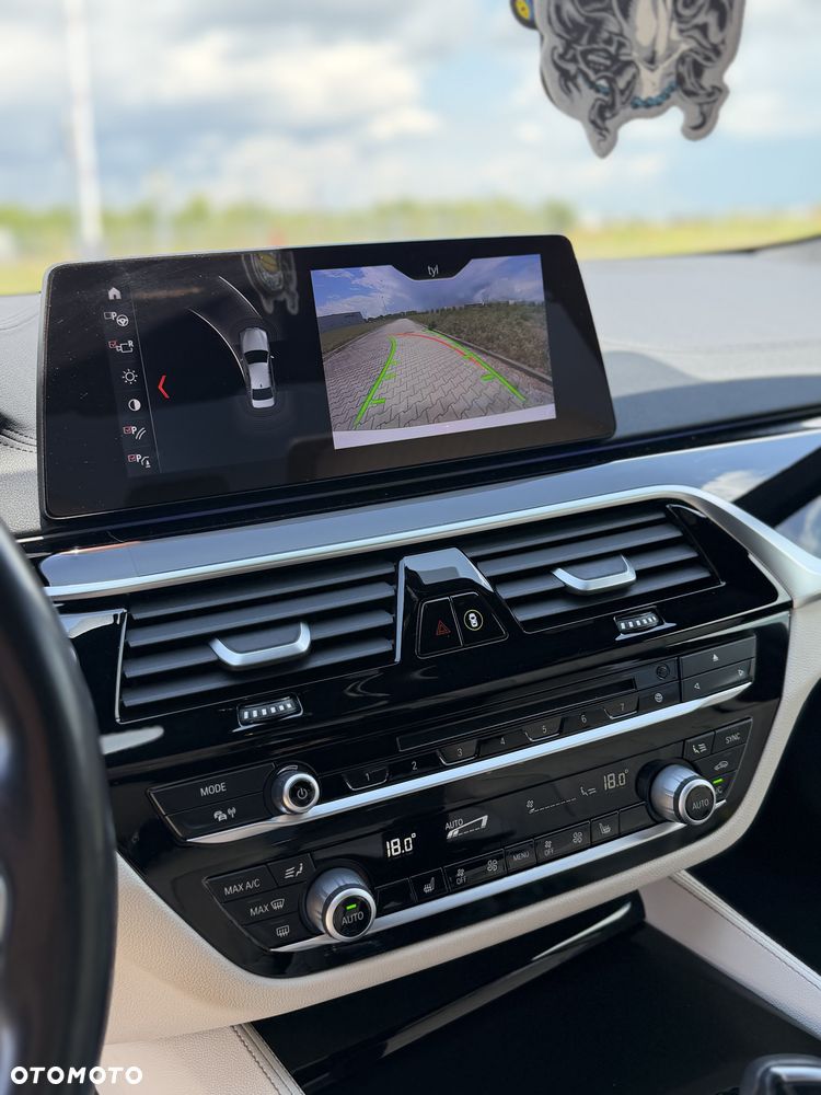 BMW Seria 5 530i GPF xDrive M Sport sport - 10