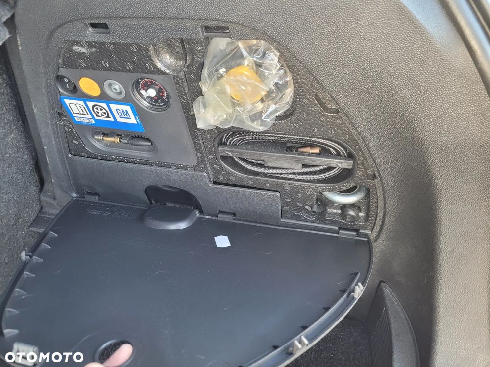 Opel Corsa 1.4 Color Edition - 27