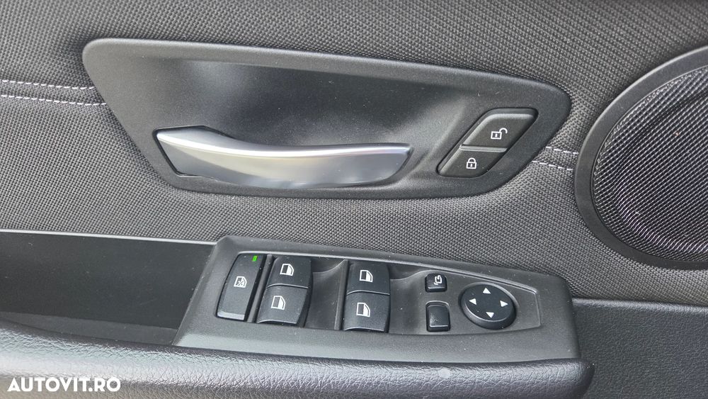BMW Seria 2 216d Aut. Sport Line - 34