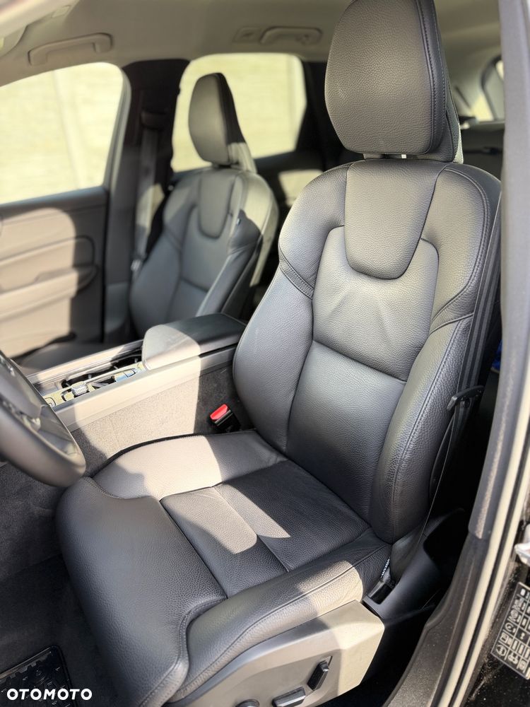 Volvo XC 60 B4 D AWD Plus Dark - 8
