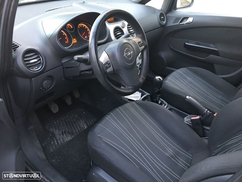 Opel Corsa 1.2 CMON - 10