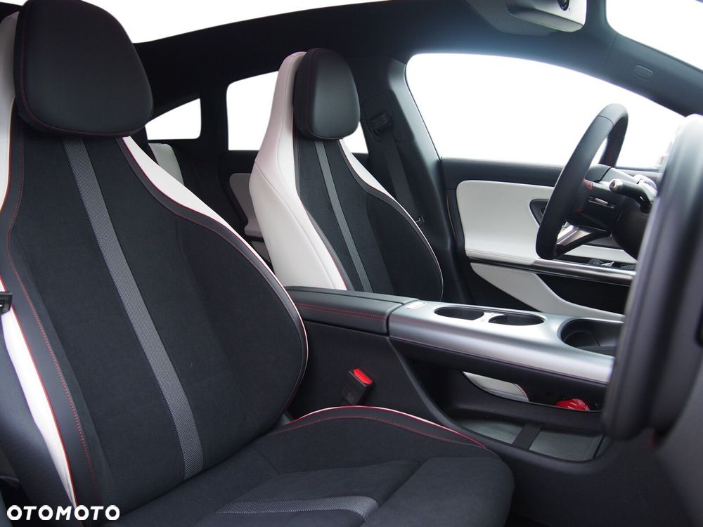 Mercedes-Benz CLA - 8