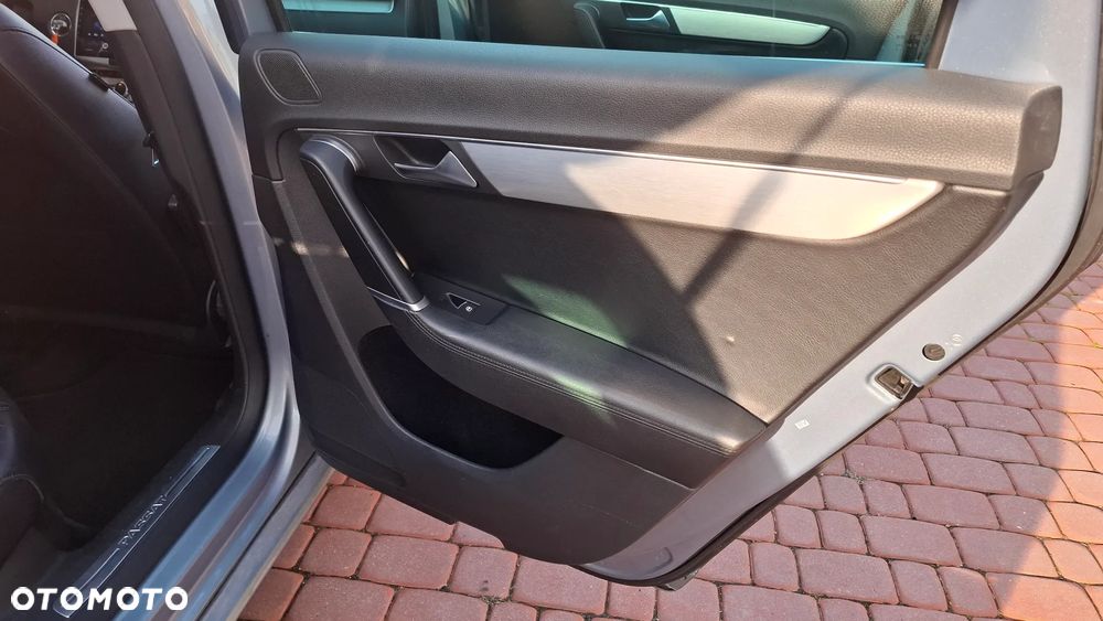 Volkswagen Passat 2.0 TDI Highline DSG - 17