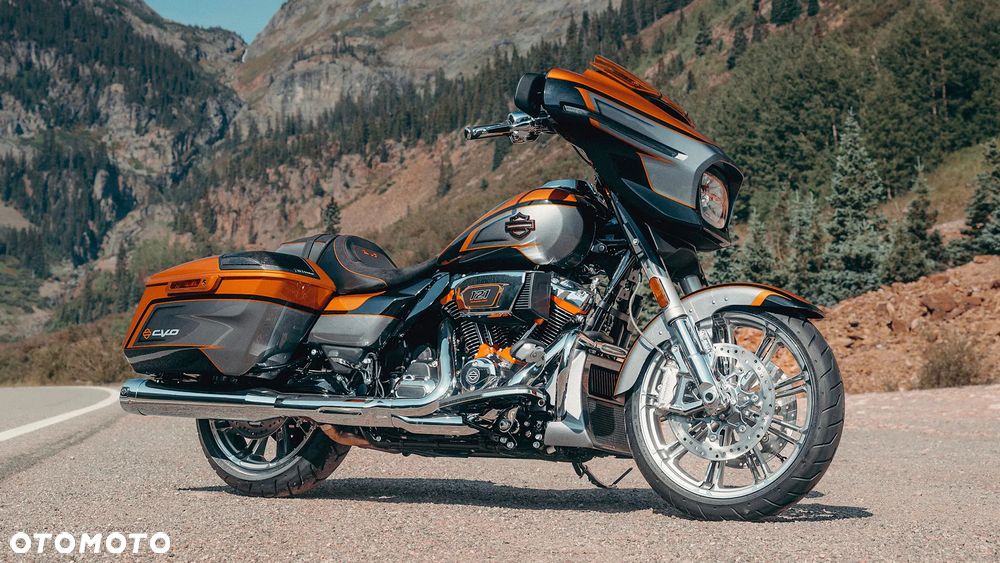 Harley-Davidson CVO Street Glide - 11