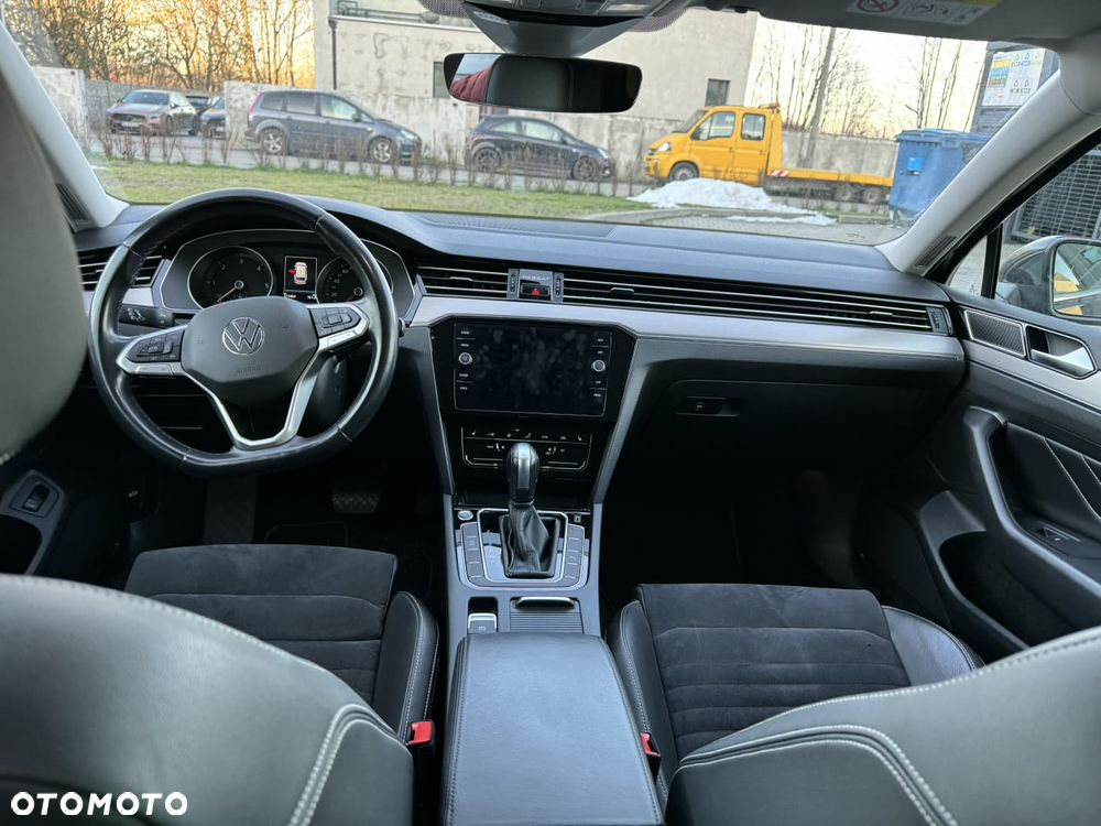Volkswagen Passat 2.0 TDI SCR DSG Elegance - 3