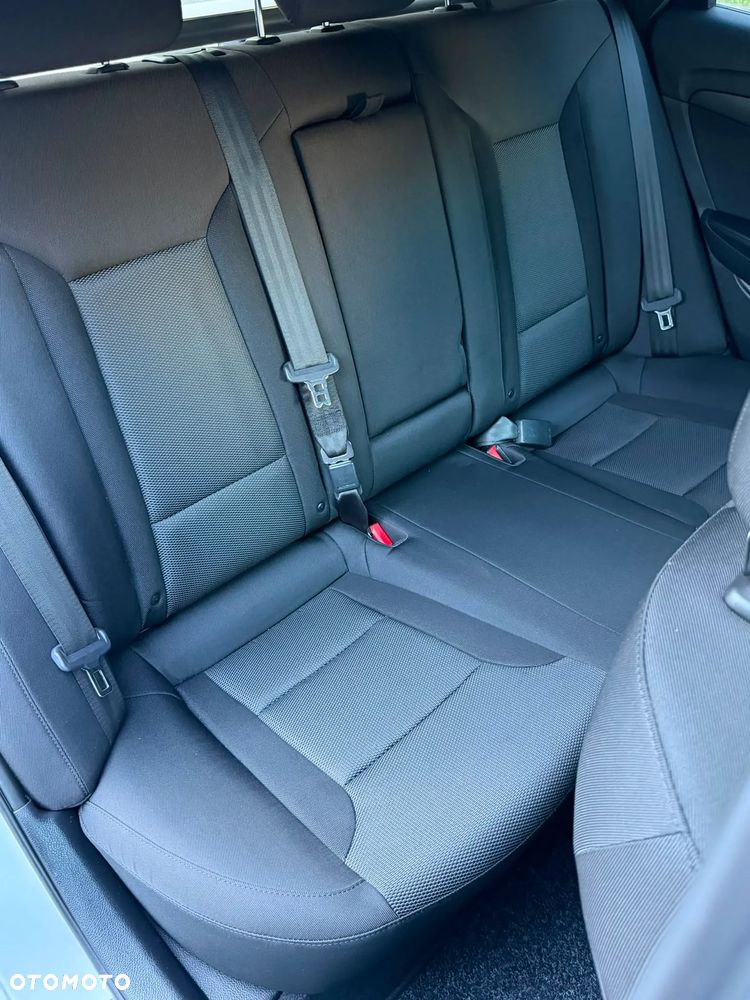 Hyundai i40 Kombi blue 1.7 CRDi Style - 24