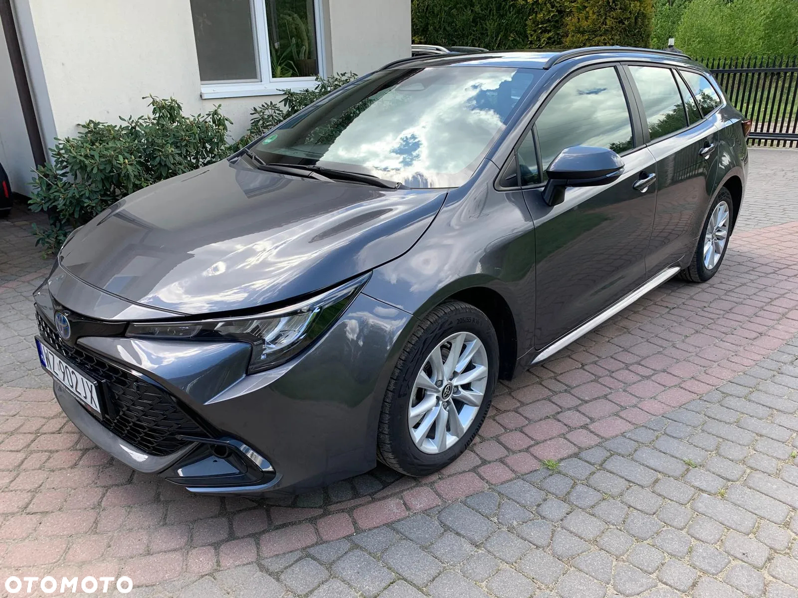 Toyota Corolla 1.8 Hybrid Comfort - 17