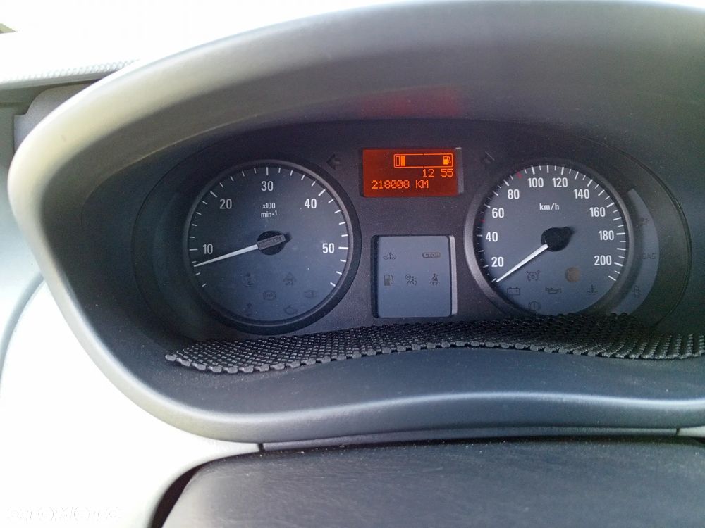 Opel Vivaro - 12