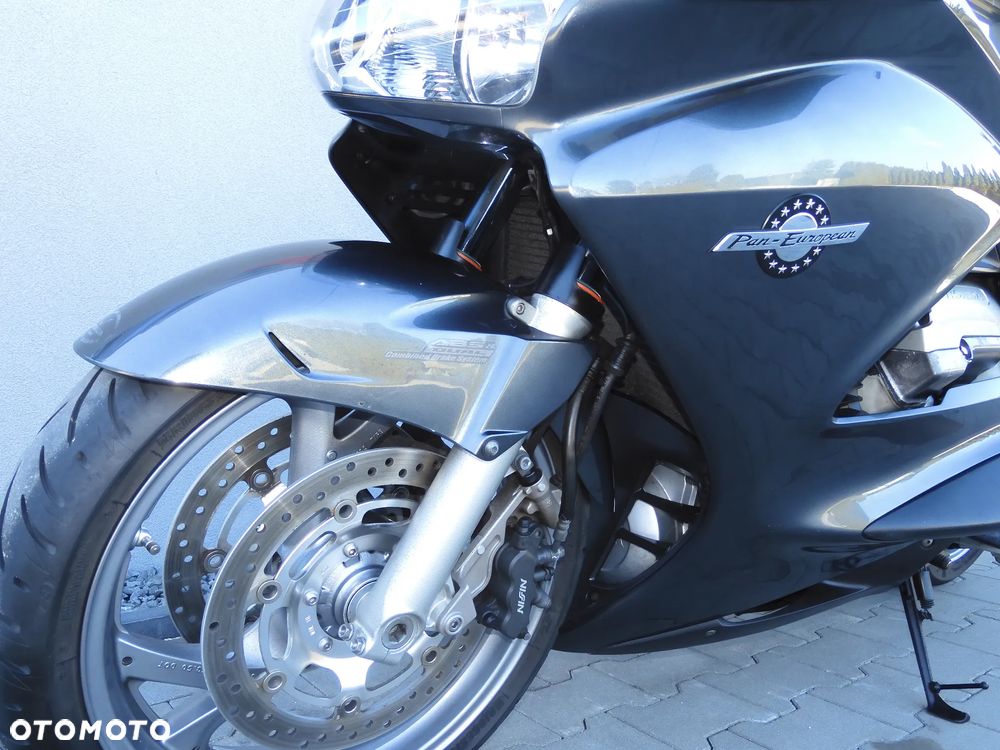 Honda ST - 25