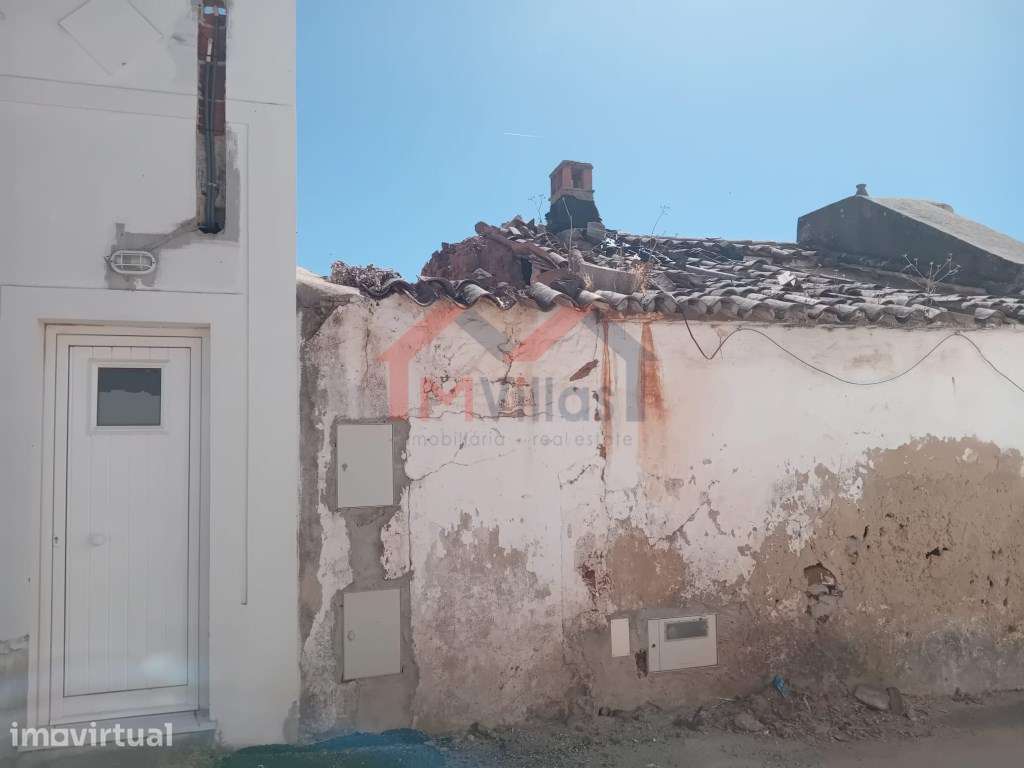 Moradia para reconstruir a 5 minutos do centro de Salir - Loulé - Grande imagem: 3/5