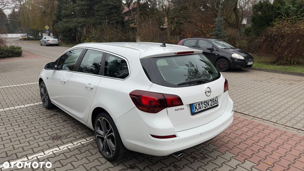 Opel Astra 2.0 CDTI DPF 150 Jahre - 3
