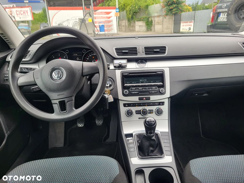 Volkswagen Passat 1.6 TDI Perfectline - 9