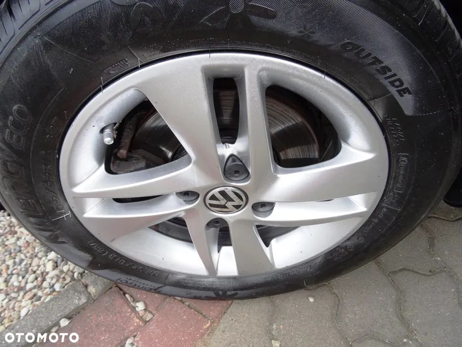 Volkswagen up! 1.0 Beats - 24