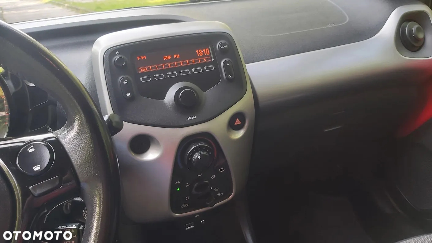Toyota Aygo x-play - 29