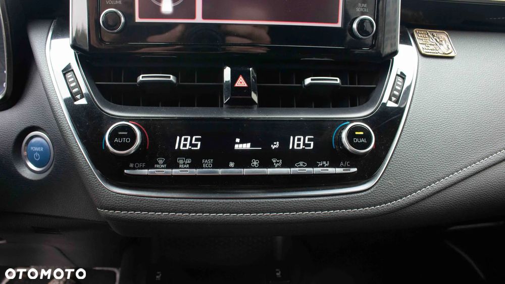 Toyota Corolla 1.8 Hybrid Selection - 23