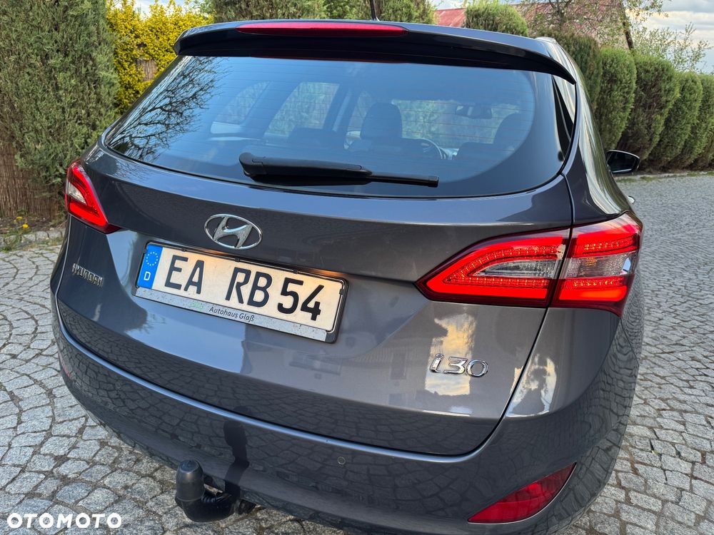 Hyundai i30 blue 1.6 GDI Style - 11