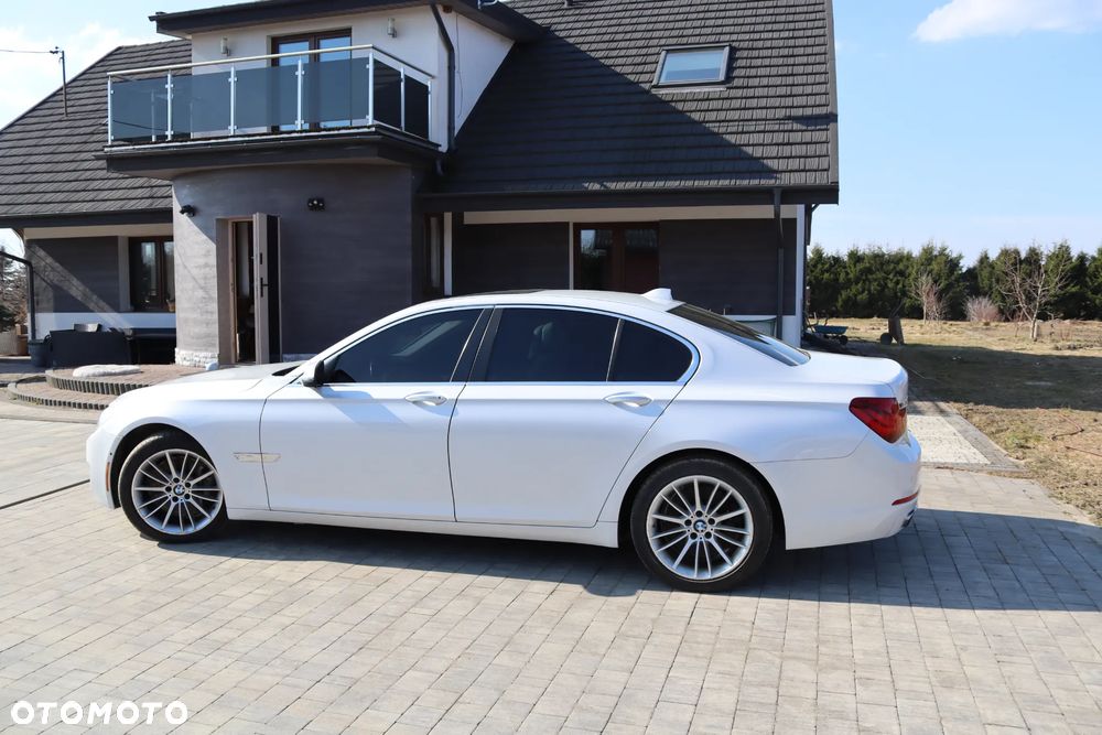 BMW Seria 7 750Li - 3