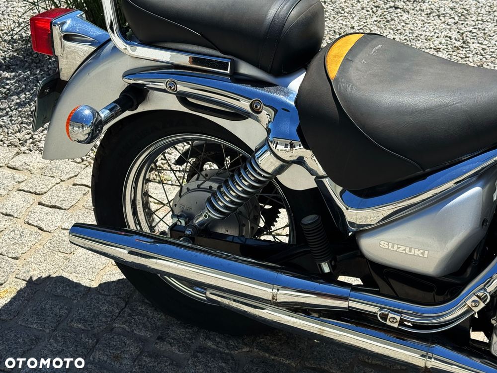 Suzuki Intruder - 7