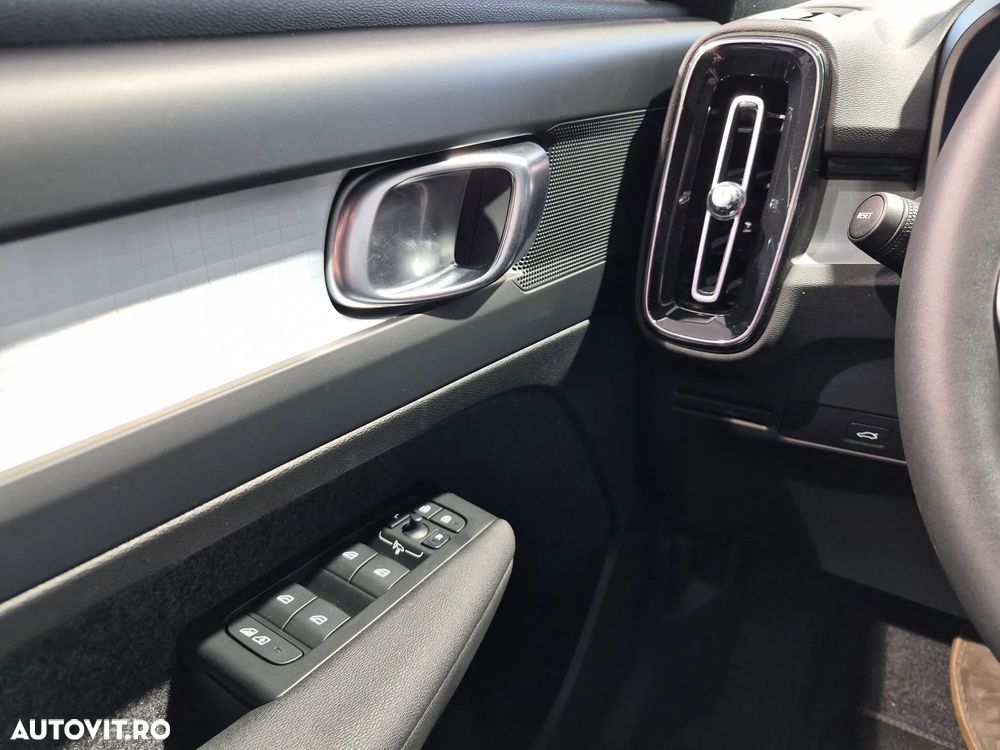 Volvo XC 40 B3 AT FWD MHEV Core - 21