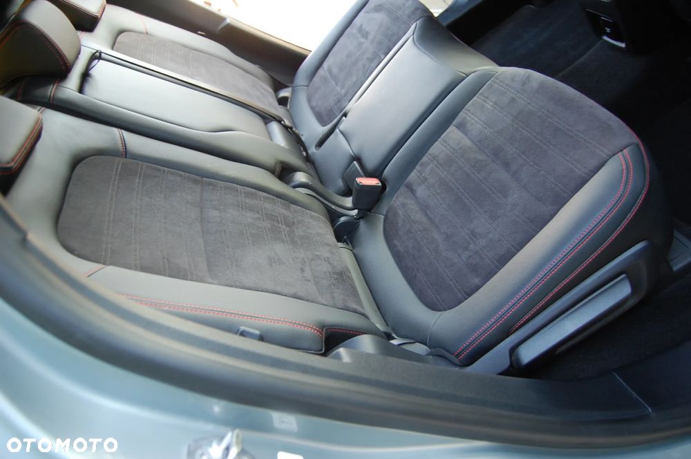 Ford Kuga 2.0 EcoBlue 4x4 ST-LINE X - 32