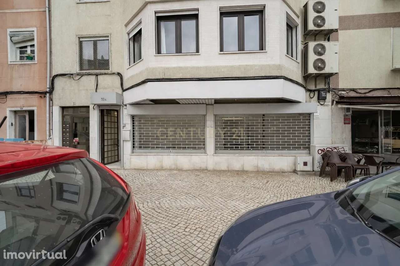 Loja comercial na Cova da Piedade – Almada - Grande imagem: 2/31