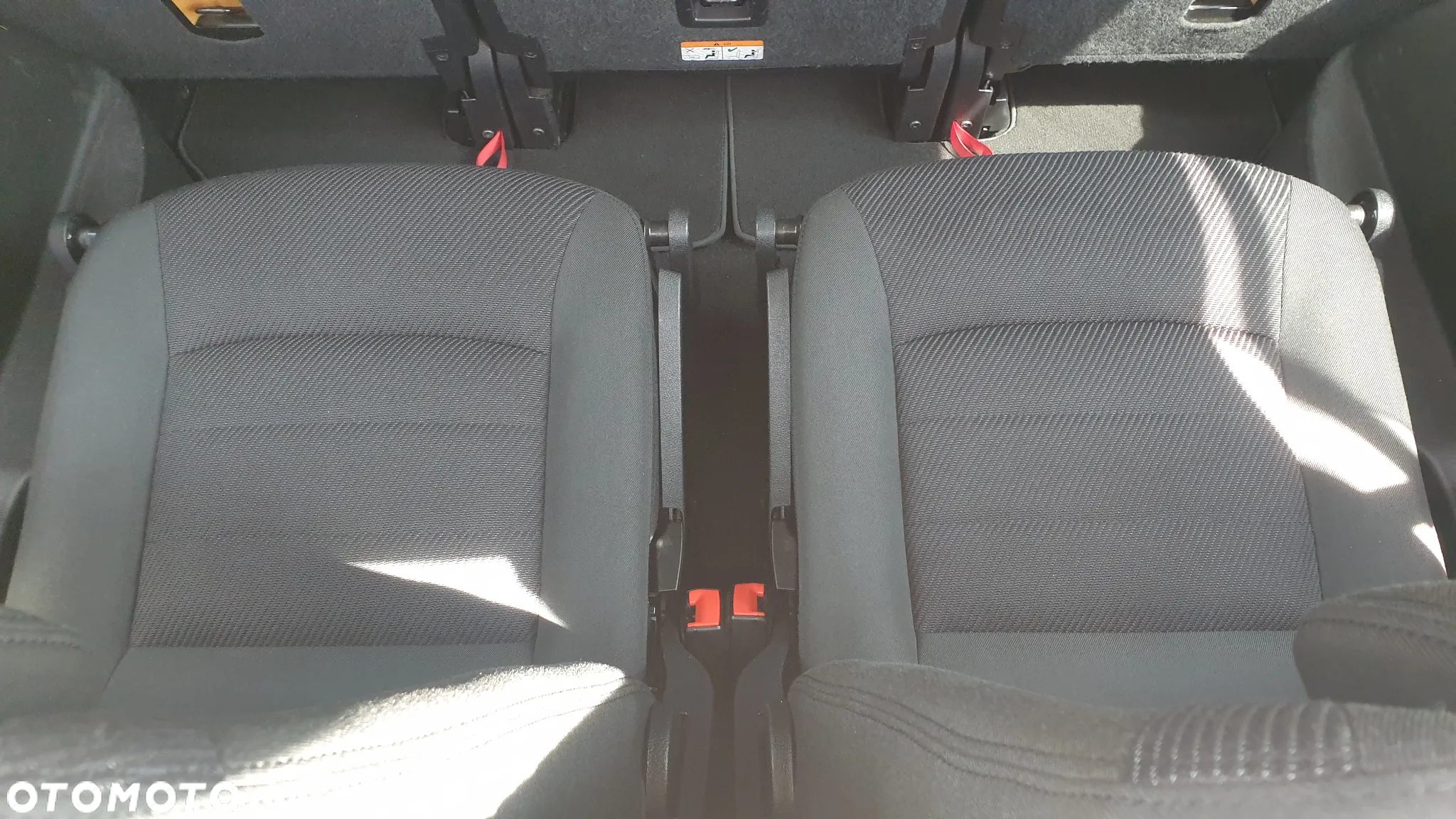 Ford Galaxy 1.6 EcoBoost Titanium - 10