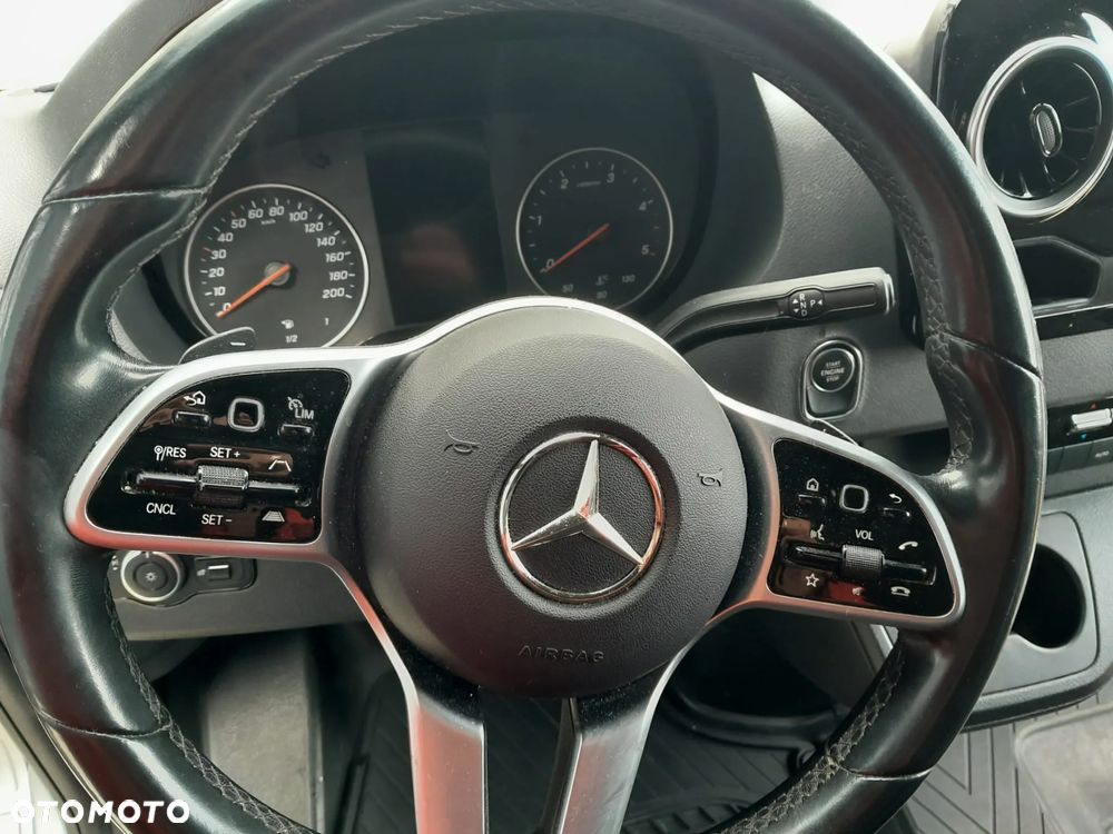 Mercedes-Benz SPRINTER - 11