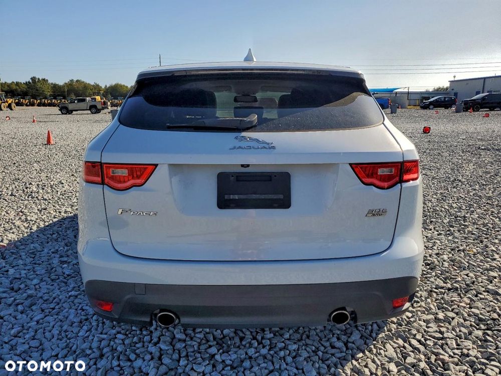 Jaguar F-Pace 25t AWD Prestige - 6