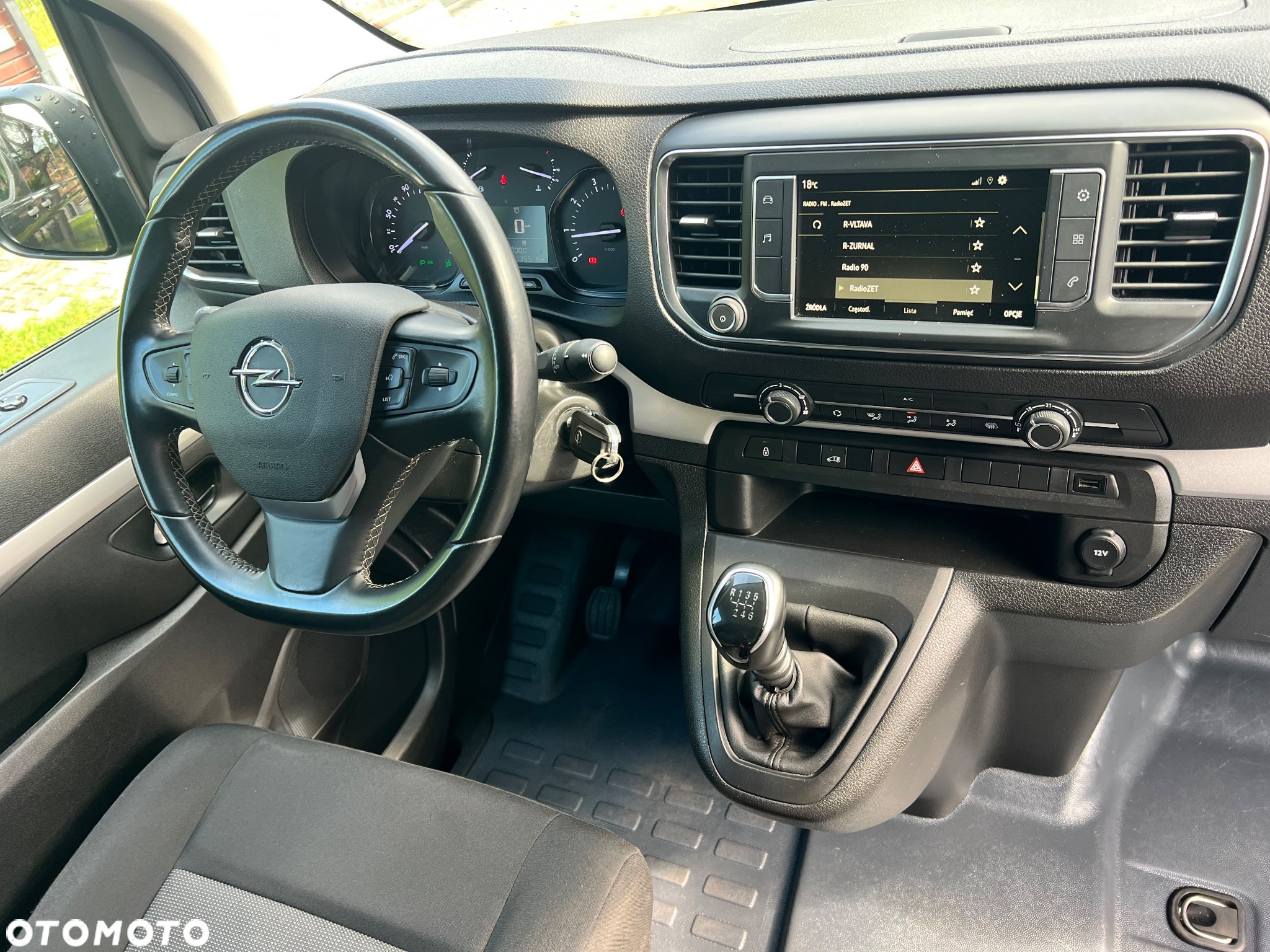 Opel Vivaro - 24