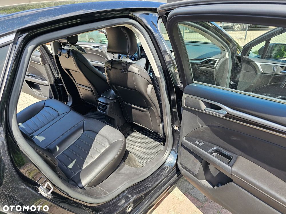 Ford Fusion - 8