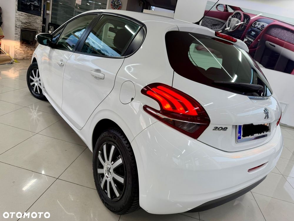 Peugeot 208 - 35