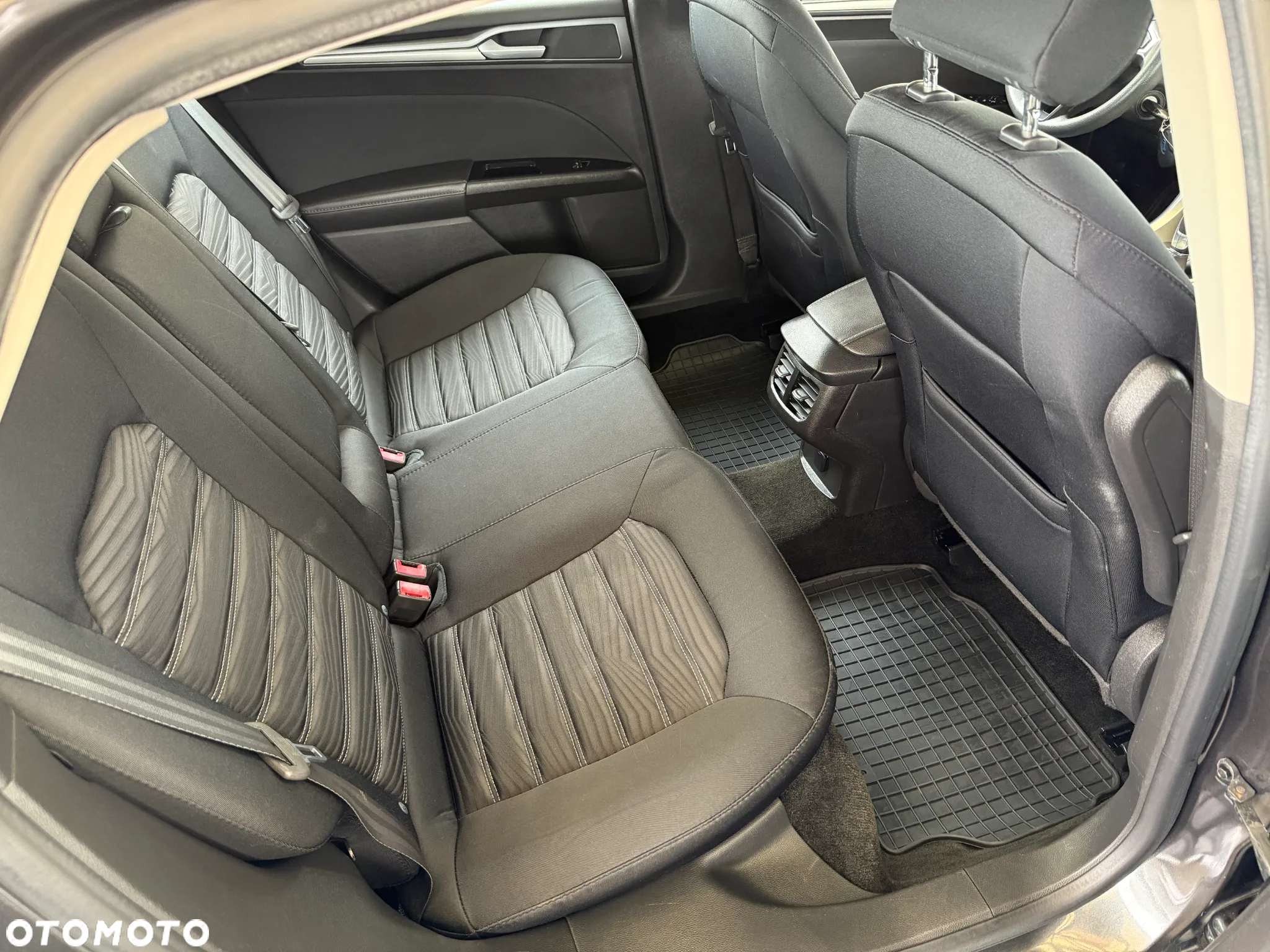 Ford Fusion - 12