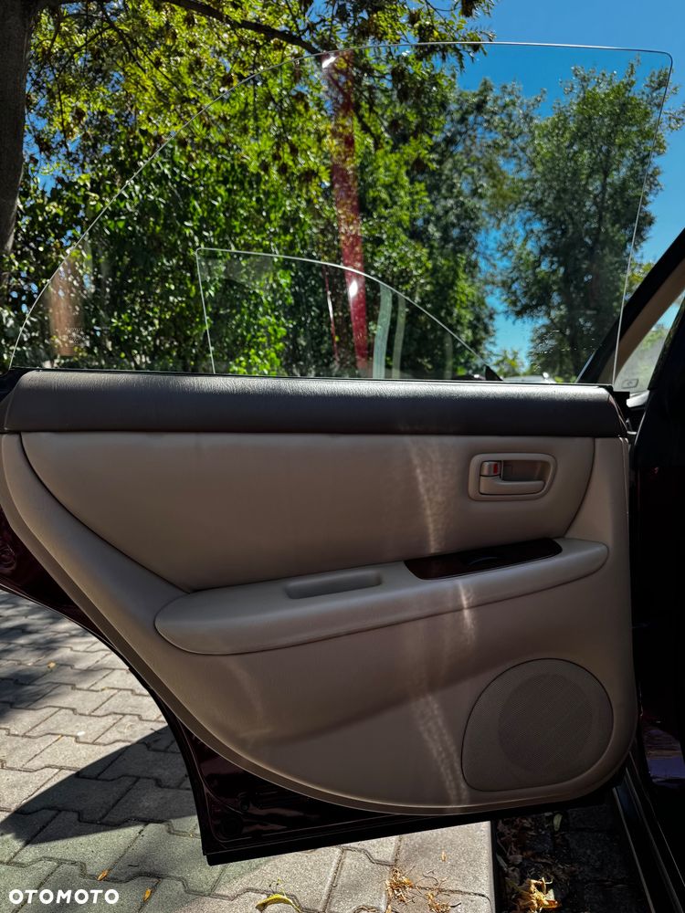 Lexus ES - 14