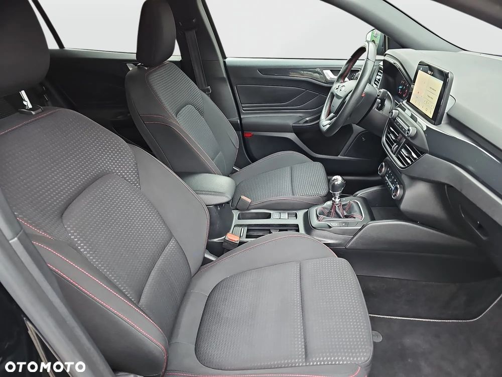 Ford Focus SW ver-1-0-ecoboost-start--stopp--system-st--line - 13