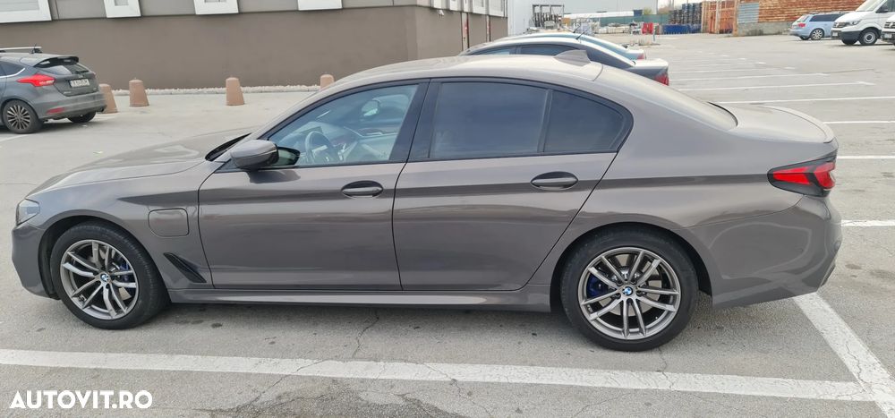 BMW Seria 5 520i AT - 8