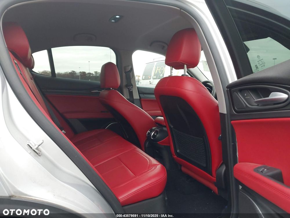 Alfa Romeo Stelvio - 33