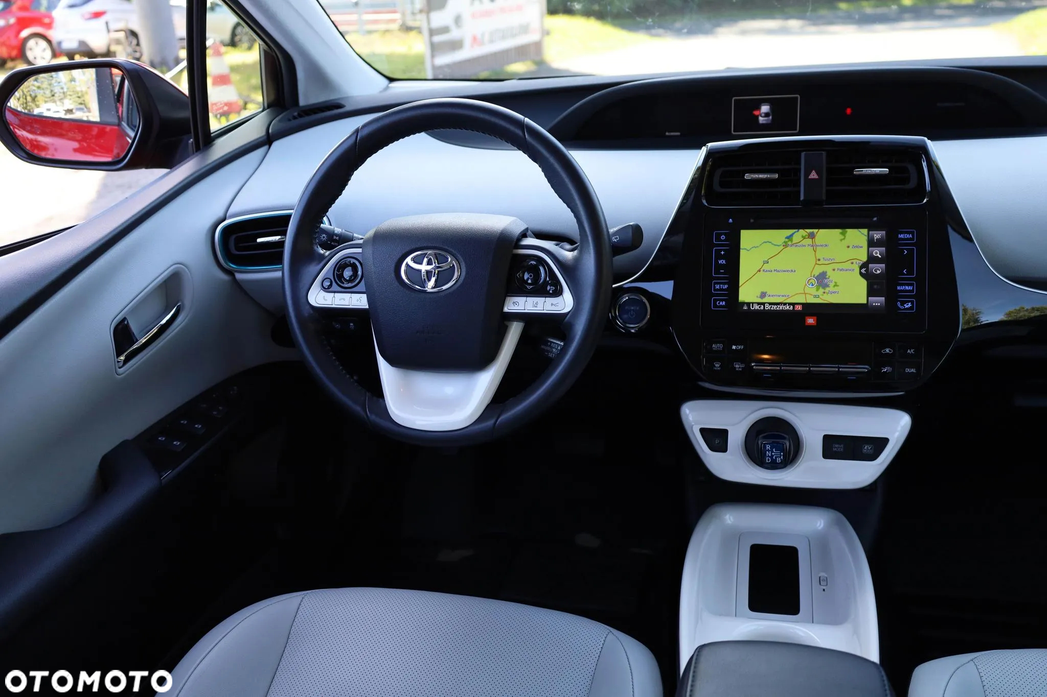 Toyota Prius 1.8 Hybrid Premium - 36