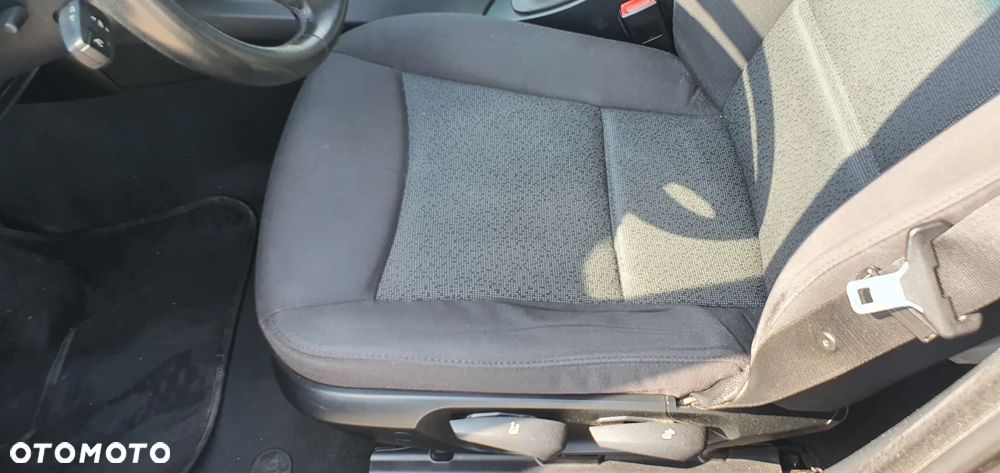 BMW Seria 3 318d - 9