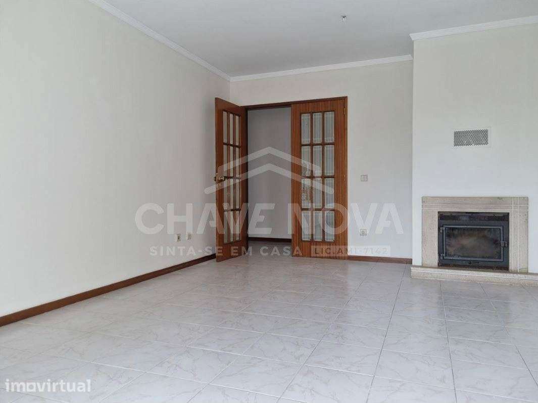 T2 c/ Lugar de Garagem em Fanzeres - Grande imagem: 2/15