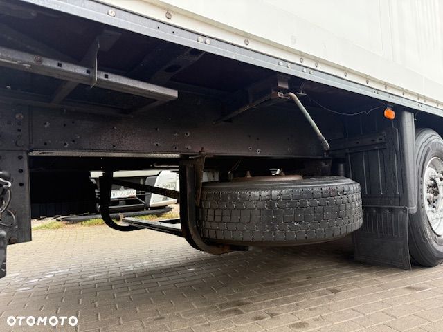 Schmitz Cargobull SKO24 IZOTERMA Naczepa Ciężarowa, OSIE SAF, PODNOSZONA OŚ, RAMA W OCYNKU, ŚCIANA 5,5CM - 24