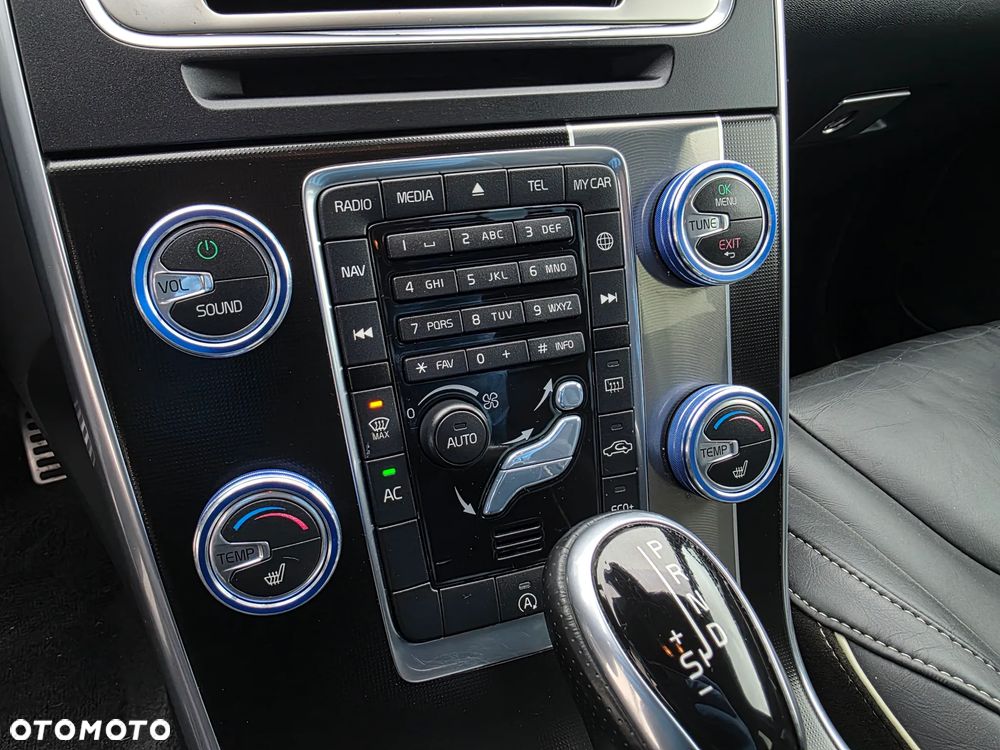 Volvo V60 D4 Geartronic Summum - 27