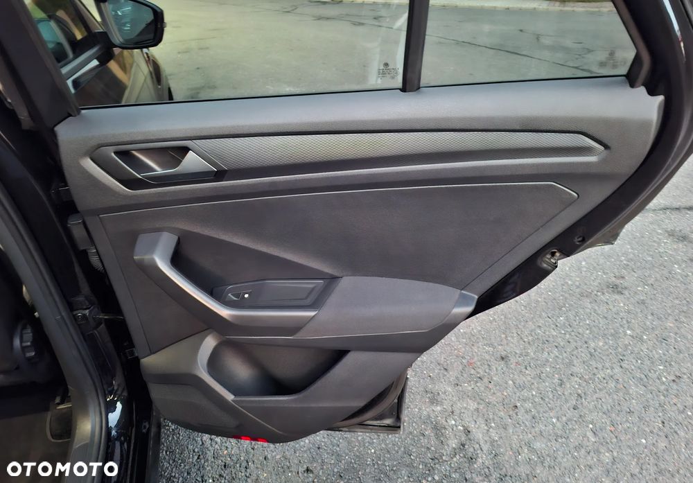 Volkswagen T-Roc 1.5 TSI ACT OPF IQ.DRIVE - 39