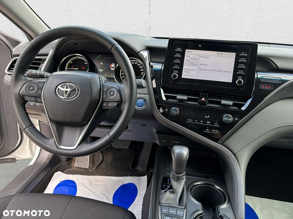 Toyota Camry - 18