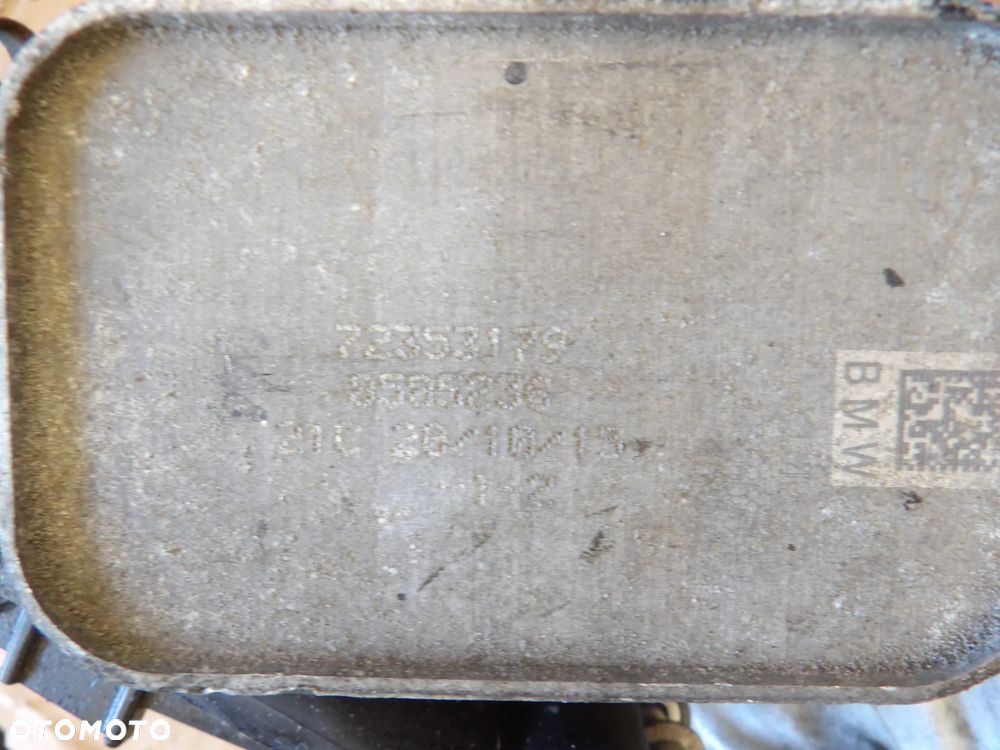 BMW - CHLODNICZKA , POSTAWA FILTRA OLEJU - 8585236 - 2