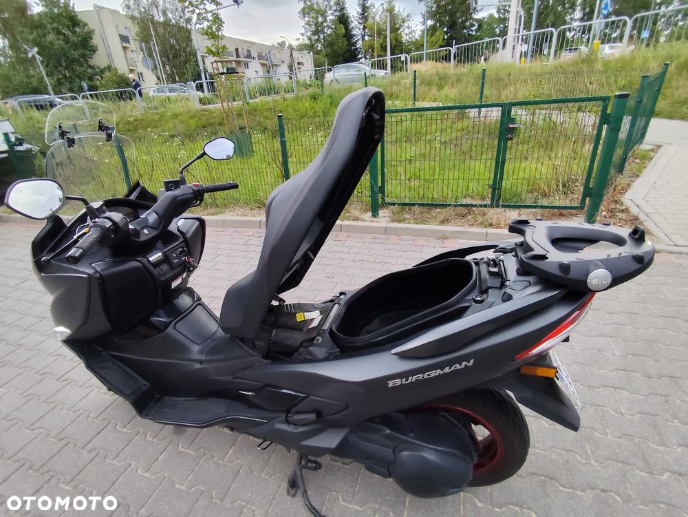 Suzuki Burgman - 24