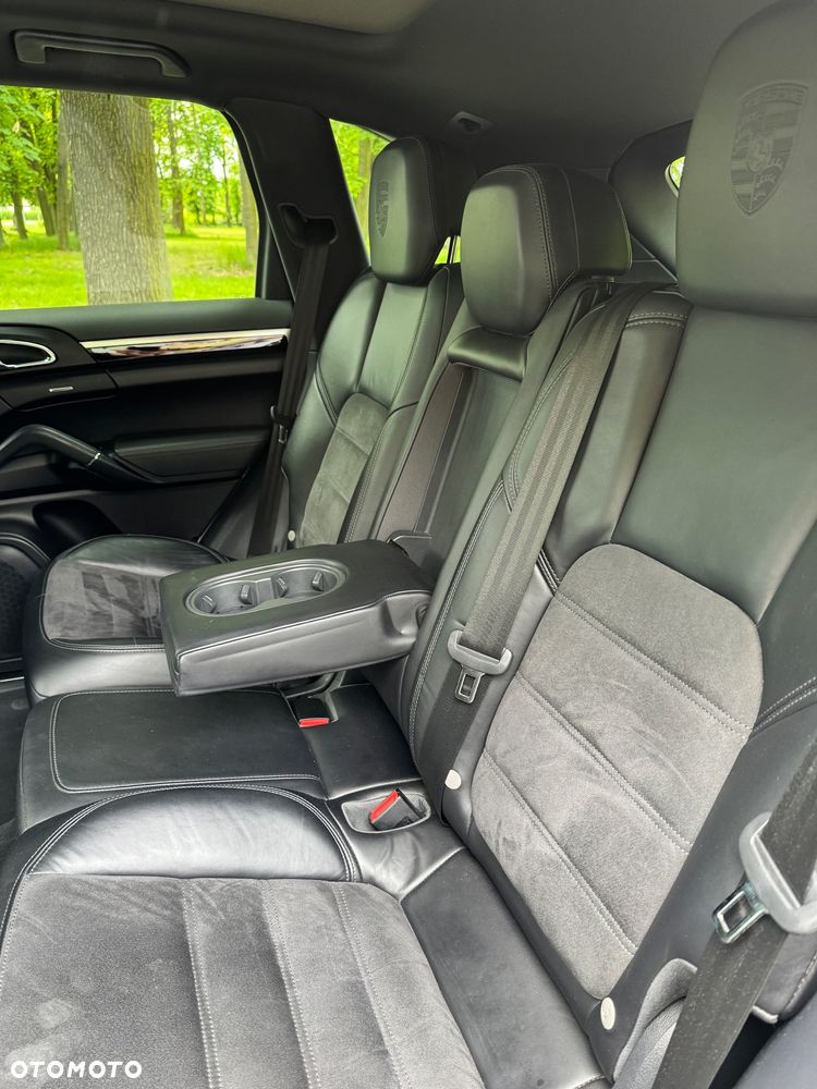 Porsche Cayenne Platinum Edition - 26